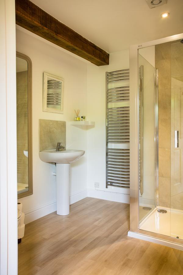 Отель The Kings Arms Fernhurst Экстерьер фото