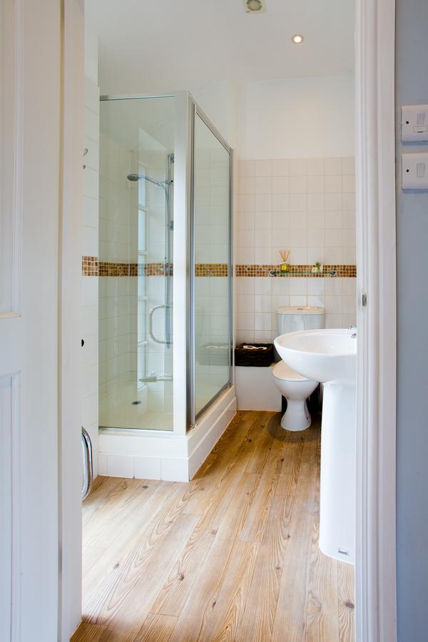 Отель The Kings Arms Fernhurst Экстерьер фото