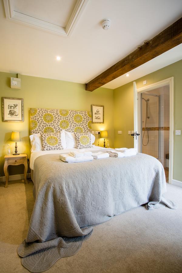 Отель The Kings Arms Fernhurst Экстерьер фото